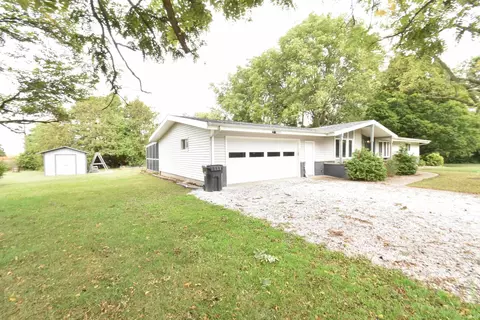 Exterior - 1009 E 4th St, Fowler, IN 47944 photo 3 of 9