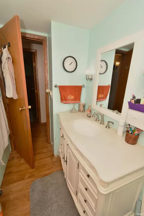 Bath - 1009 E 4th St, Fowler, IN 47944 photo 4 of 4
