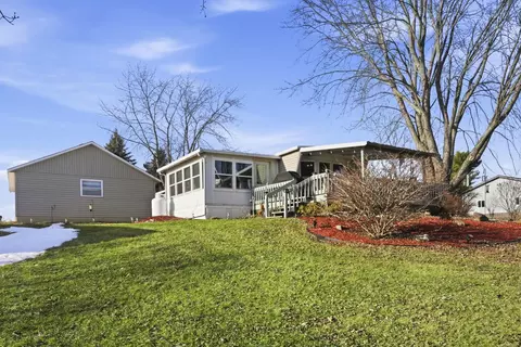 275 Lane 201 Long Beach Lk, Fremont, IN 46737