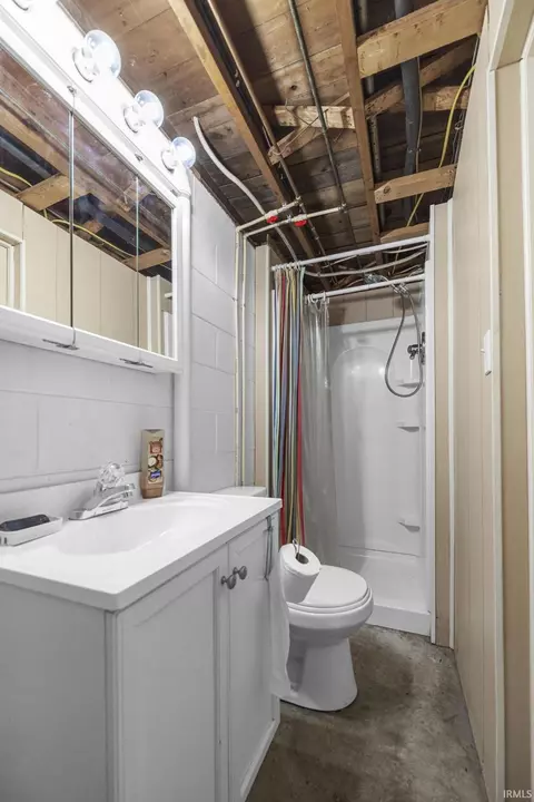 Bath - 1609 N Jackson St, Jasper, IN 47546 photo 2 of 2