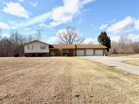 5667 Leesville Rd, Bedford, IN 47421 photo 2