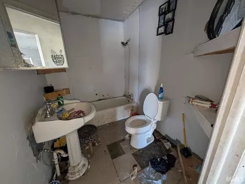 Bath - 1871 Dixie Hwy, Mitchell, IN 47446 photo 2 of 2