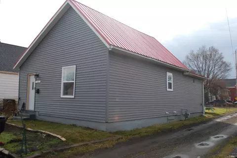 1320 Poland St, South Bend, IN 46619