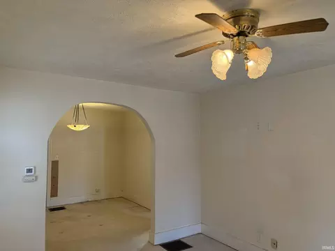 262 E 6th St, Peru, IN 46970 photo 11