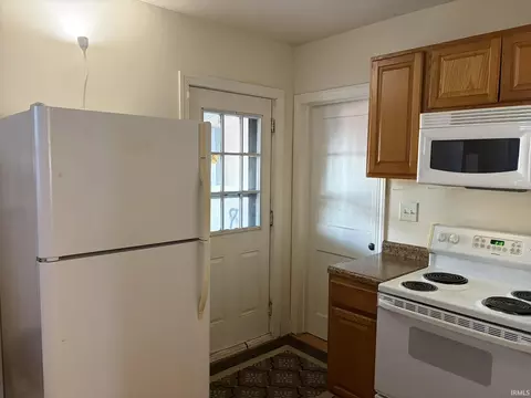 262 E 6th St, Peru, IN 46970 photo 5