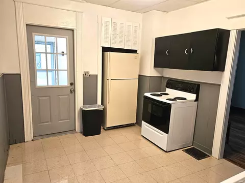 Kitchen - 1905 W Main St, Fort Wayne, IN 46808 photo 2 of 3