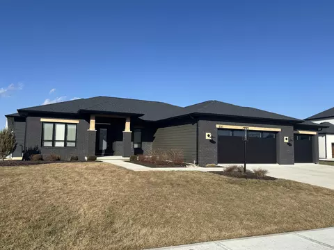 6161 Bateleur Ct, Fort Wayne, IN 46845