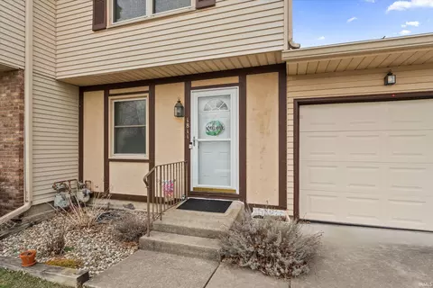 1811 Somersworth Dr, South Bend, IN 46614