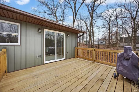 Exterior - 4010 E Old Meyers Rd, Bloomington, IN 47408 photo 7 of 9
