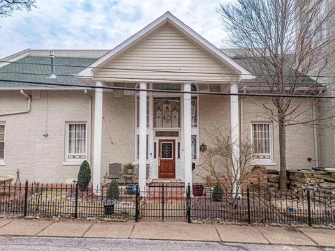 101 E Jennings St #E, Newburgh, IN 47630