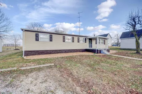 327 N Washington St, Dale, IN 47523