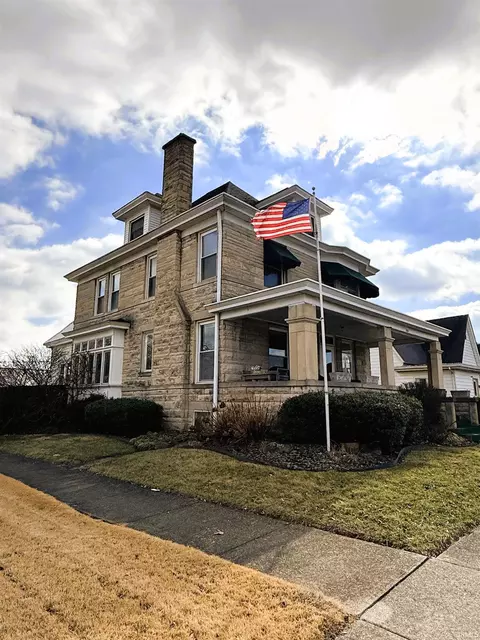 289 N Main St, Linton, IN 47441