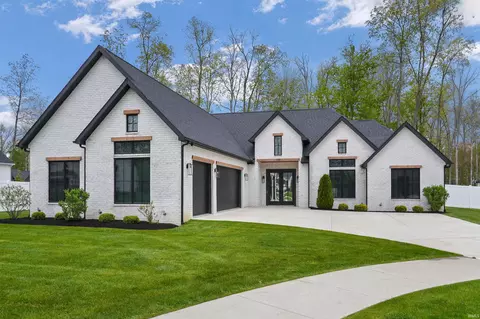 120 Anmer Hall, Fort Wayne, IN 46845