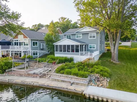 620 Spring Beach Dr, Rome City, IN 46784