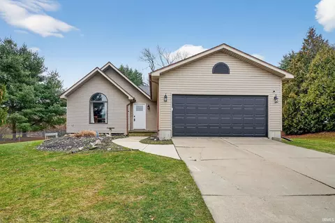 17166 Moonlite Dr, South Bend, IN 46614