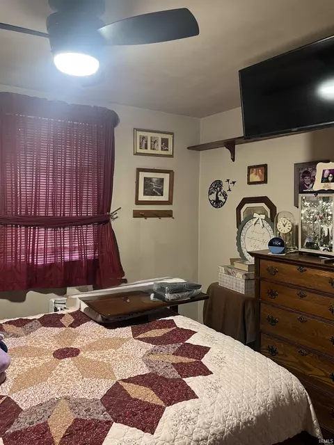 Bedroom - 533 E State Hwy 60, Mitchell, IN 47446 photo 3 of 4