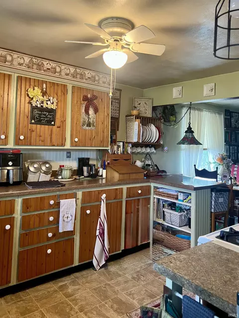 Kitchen - 533 E State Hwy 60, Mitchell, IN 47446 photo 2 of 4