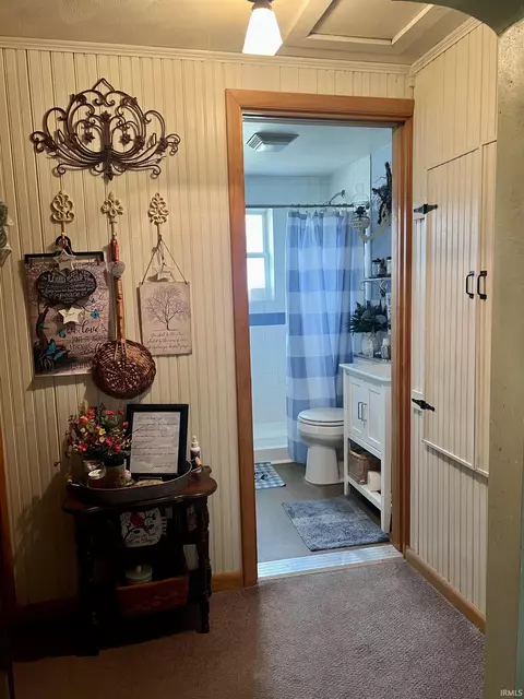 Entry Way - 533 E State Hwy 60, Mitchell, IN 47446 photo 1 of 4