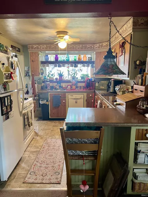 Kitchen - 533 E State Hwy 60, Mitchell, IN 47446 photo 1 of 4