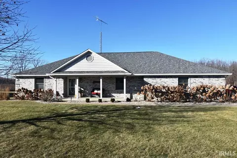 4708 N Springwater Dr, Frankfort, IN 46041