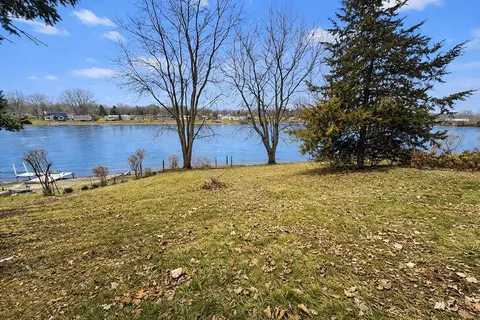 1275 Ln 201 Long Beach Lk, Fremont, IN 46737