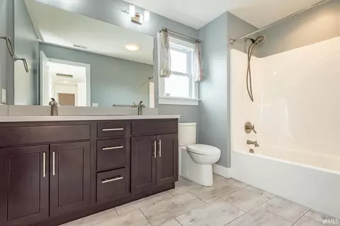 Bath - 273 S Roaring Fork Dr, Bloomington, IN 47401 photo 4 of 5