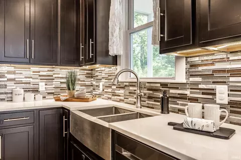 Kitchen - 273 S Roaring Fork Dr, Bloomington, IN 47401 photo 3 of 4