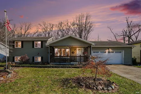 1604 Hass Dr, South Bend, IN 46635