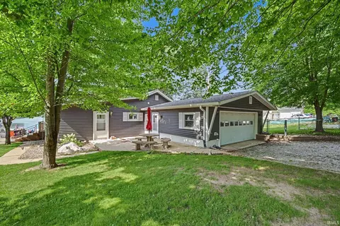 3097 E Stahl Rd, Monon, IN 47959