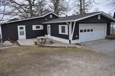 3097 E Stahl Rd, Monon, IN 47959