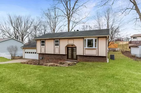 6677 Concord Dr, Newburgh, IN 47630