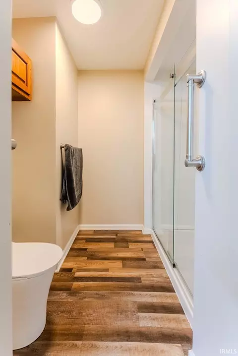 Bath - 1452 Inez St, Wabash, IN 46992 photo 1 of 3