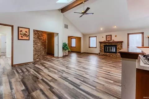 Living - 1452 Inez St, Wabash, IN 46992 photo 2 of 10