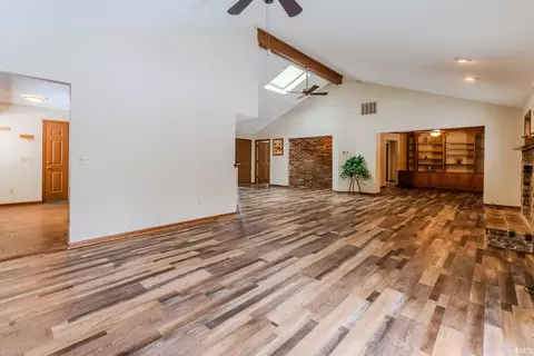 Living - 1452 Inez St, Wabash, IN 46992 photo 5 of 10