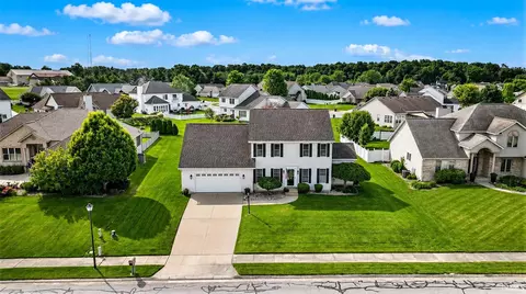 5682 Yellow Wood Dr, South Bend, IN 46614