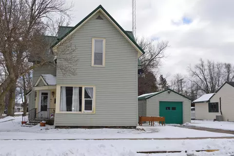 209 N Lake St, Syracuse, IN 46567