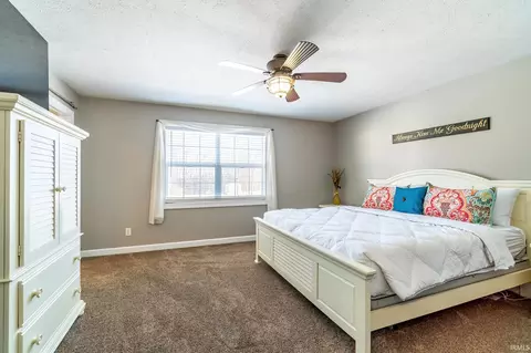 Bedroom - 4347 E Fox Run Dr, Syracuse, IN 46567 photo 1 of 4