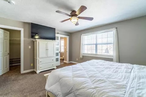 Bedroom - 4347 E Fox Run Dr, Syracuse, IN 46567 photo 2 of 4