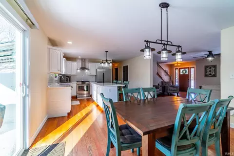 Dining - 4347 E Fox Run Dr, Syracuse, IN 46567 photo 1 of 2