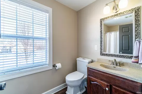 Bath - 4347 E Fox Run Dr, Syracuse, IN 46567 photo 4 of 6