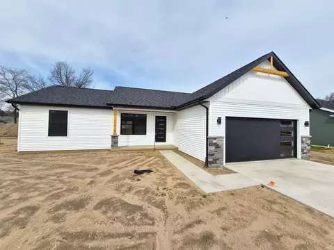 445 N Eastfield Cir, Milford, IN 46542