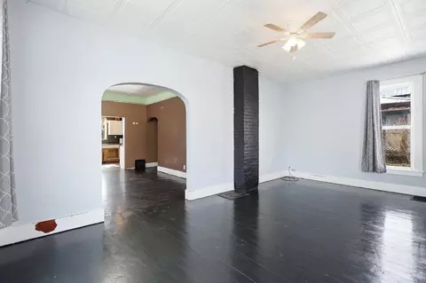 Living - 265 W Union St, Waterloo, IN 46793 photo 2 of 5