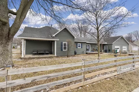 314 W Vine St, Flora, IN 46929