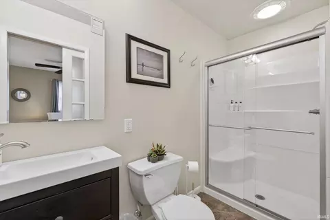 Bath - 4527 E Deckard Dr, Bloomington, IN 47408 photo 3 of 3