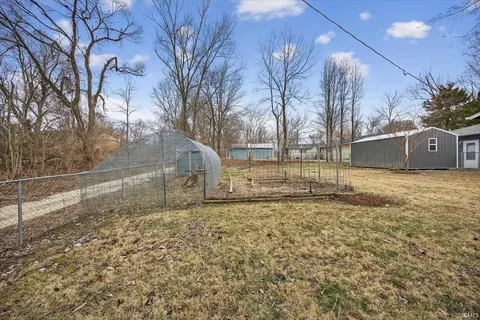Exterior - 4527 E Deckard Dr, Bloomington, IN 47408 photo 7 of 10