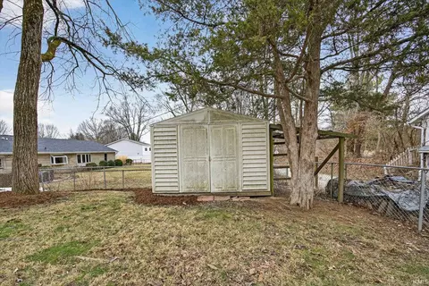 Exterior - 4527 E Deckard Dr, Bloomington, IN 47408 photo 8 of 10