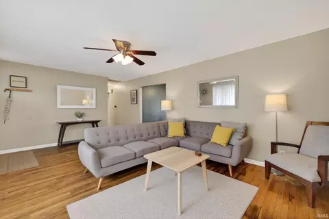 Living - 4527 E Deckard Dr, Bloomington, IN 47408 photo 2 of 4