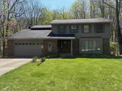 2116 Winn Pl, Mishawaka, IN 46544