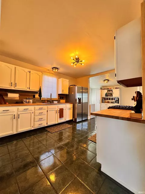 Kitchen - 4480 E 400 S, Hemlock, IN 46937 photo 1 of 4
