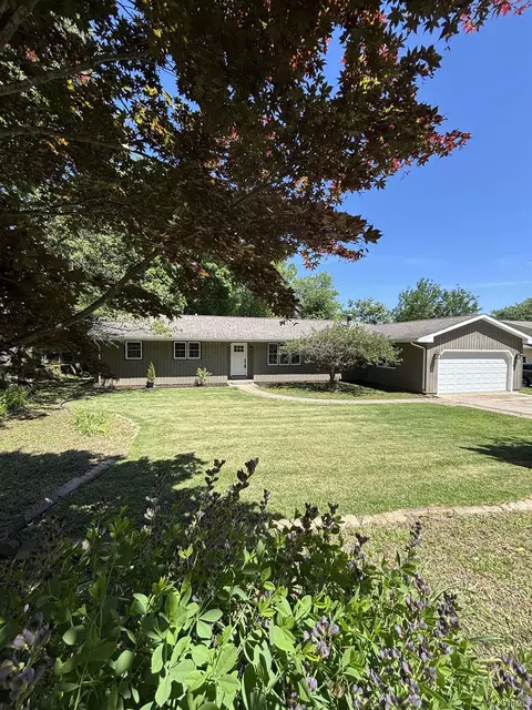 630 E Main St, Newburgh, IN 47630